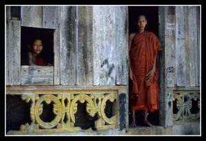 Buddhist Monks_05.jpg